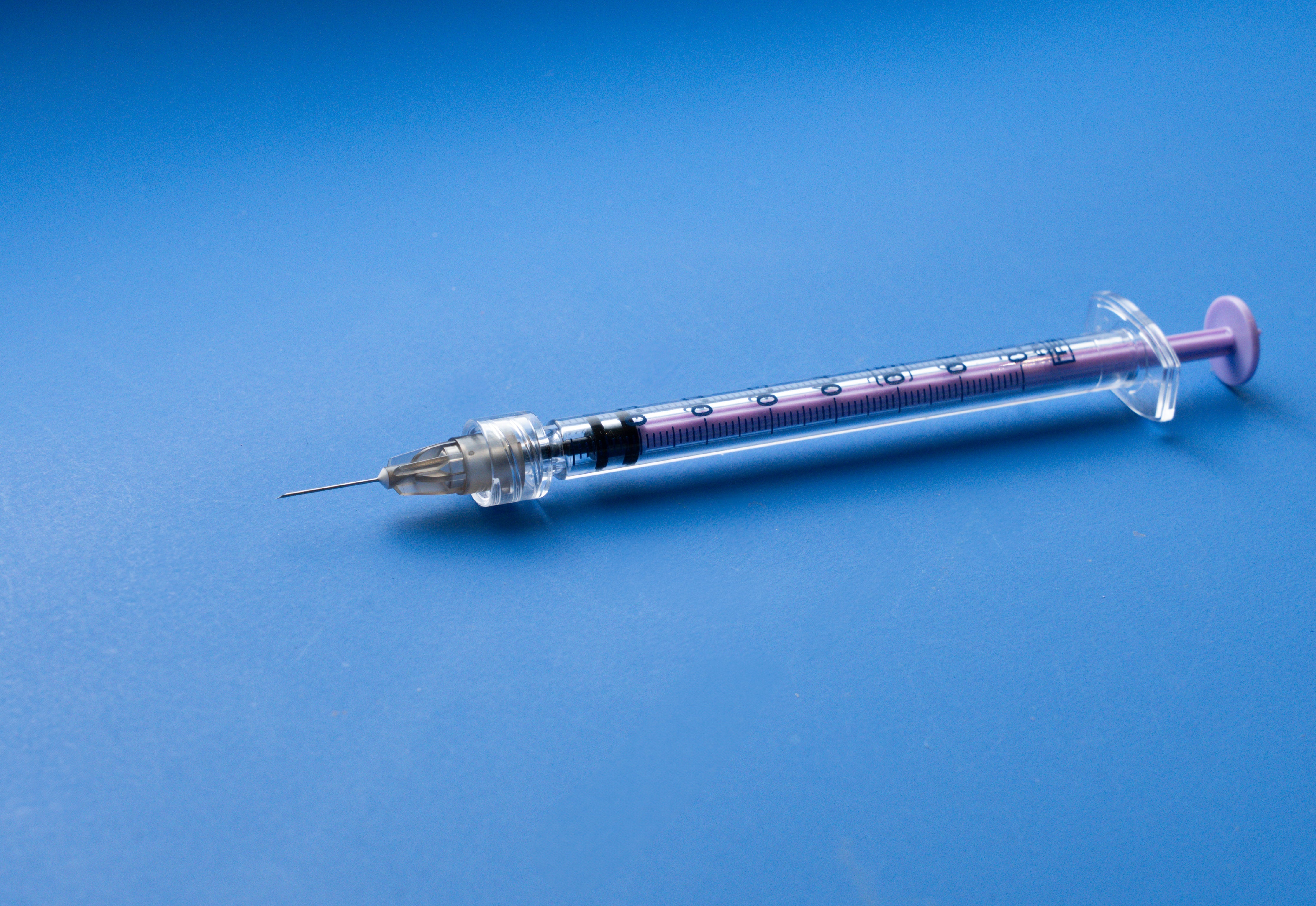 Intravitreal needles